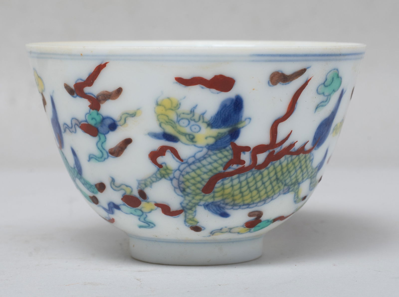 Two Chinese Export Porcelain Tea Cups - 8