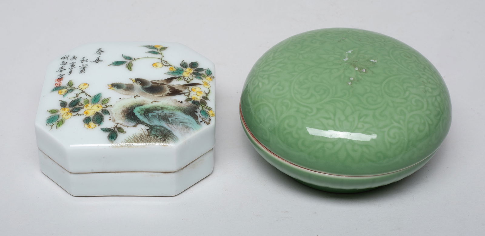 Two Chinese Export Porcelain Ink Boxes (1 of 9)