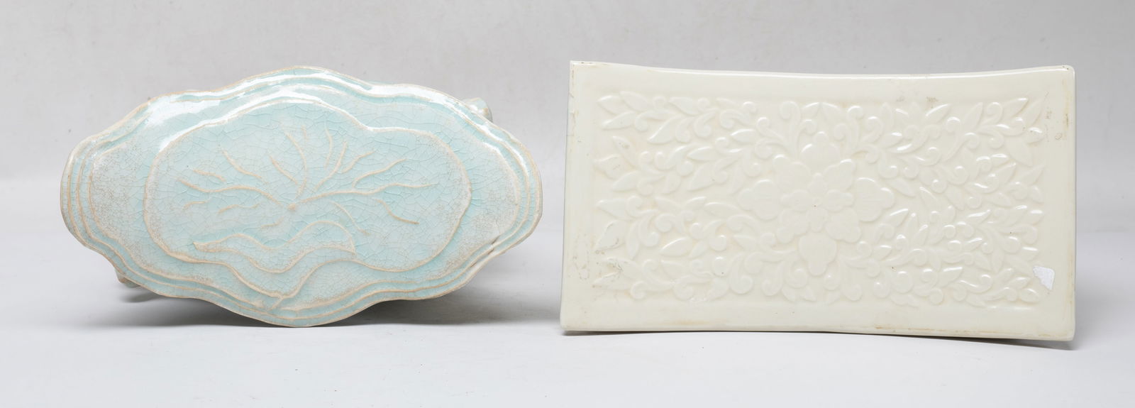 Two Chinese Export Porcelain Pillows - 6