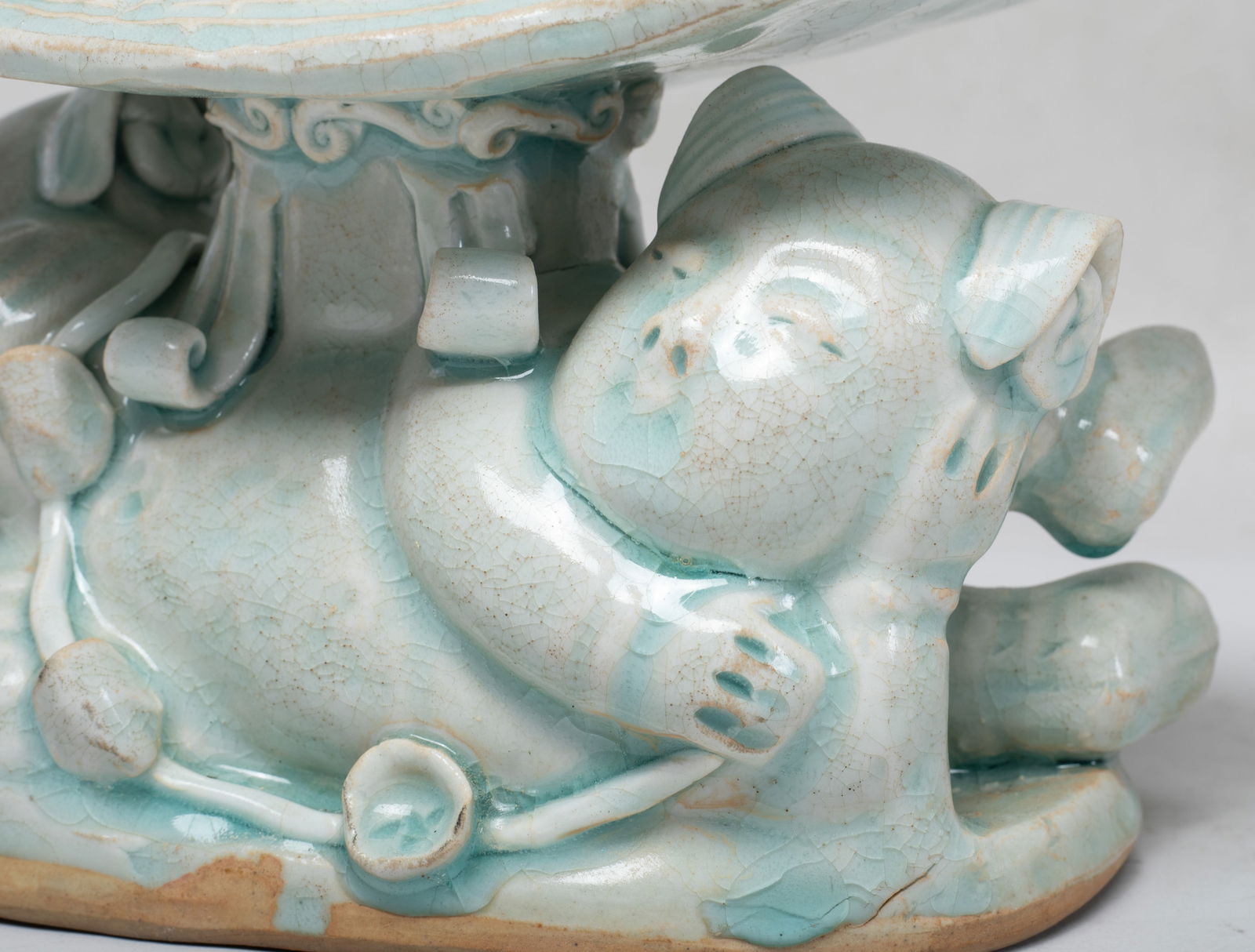 Two Chinese Export Porcelain Pillows - 7