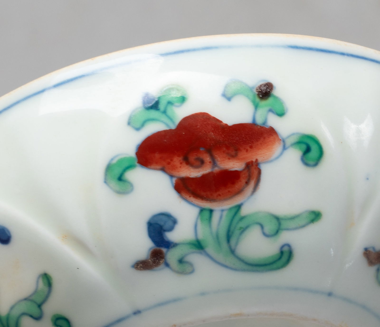 Two Chinese Export Porcelain Cups - 10