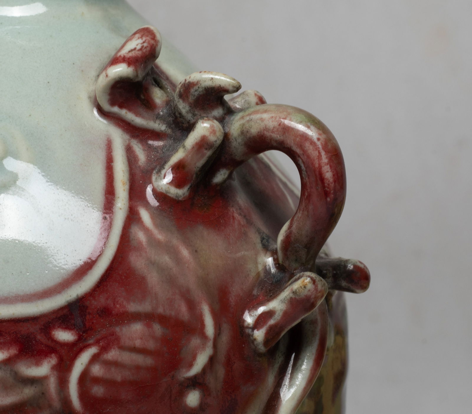 Two Chinese Export Porcelain Vases - 6