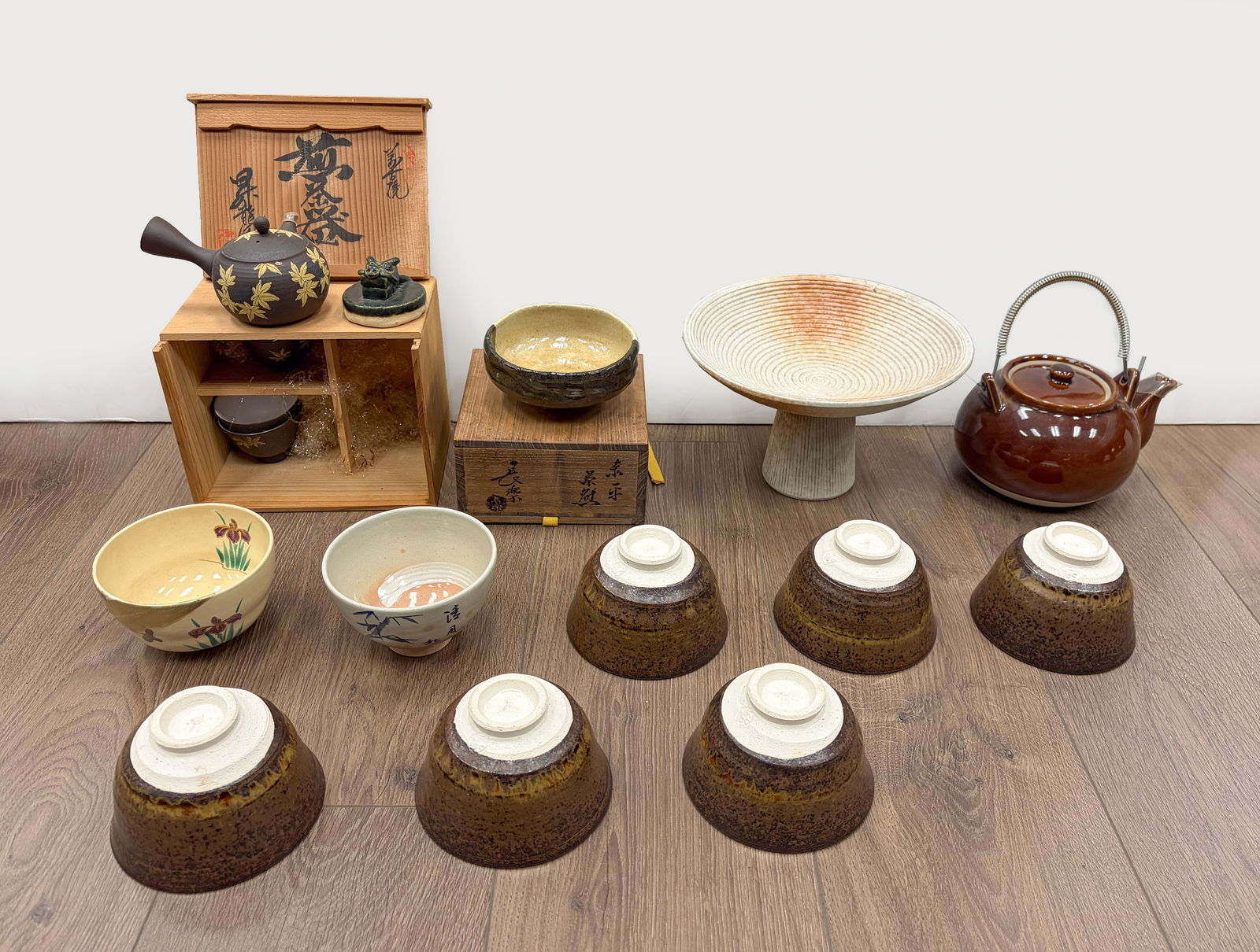 Set Vintage Japanese Porcelain Bowls, Services: Large set of vintage Japanese porcelain bowls and tea service pieces. Size varies.