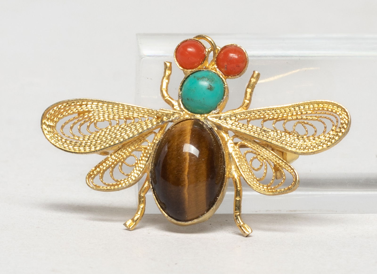 Vintage Chinese Gold on Sterling Silver Pin: Chinese gold on sterling silver brooch of fly form, inlaid with gemstone. Approx. 2.8 gram, 1.4*0.9 inch. The Estate of Store Moving Sale, Downtown Los Angeles. 2025.