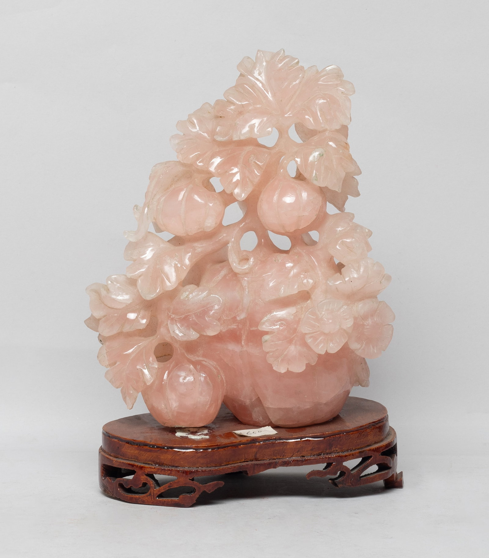 Early 1900s Chinese Quartz Table Sculpture: Naturalistically carved as pumpkins issuing from dense leafy stems, with a matched stand. Approx. 8.3*5.7*3.5 inch (w/ stand). The Estate of the J & J Found, AZ, 2021.