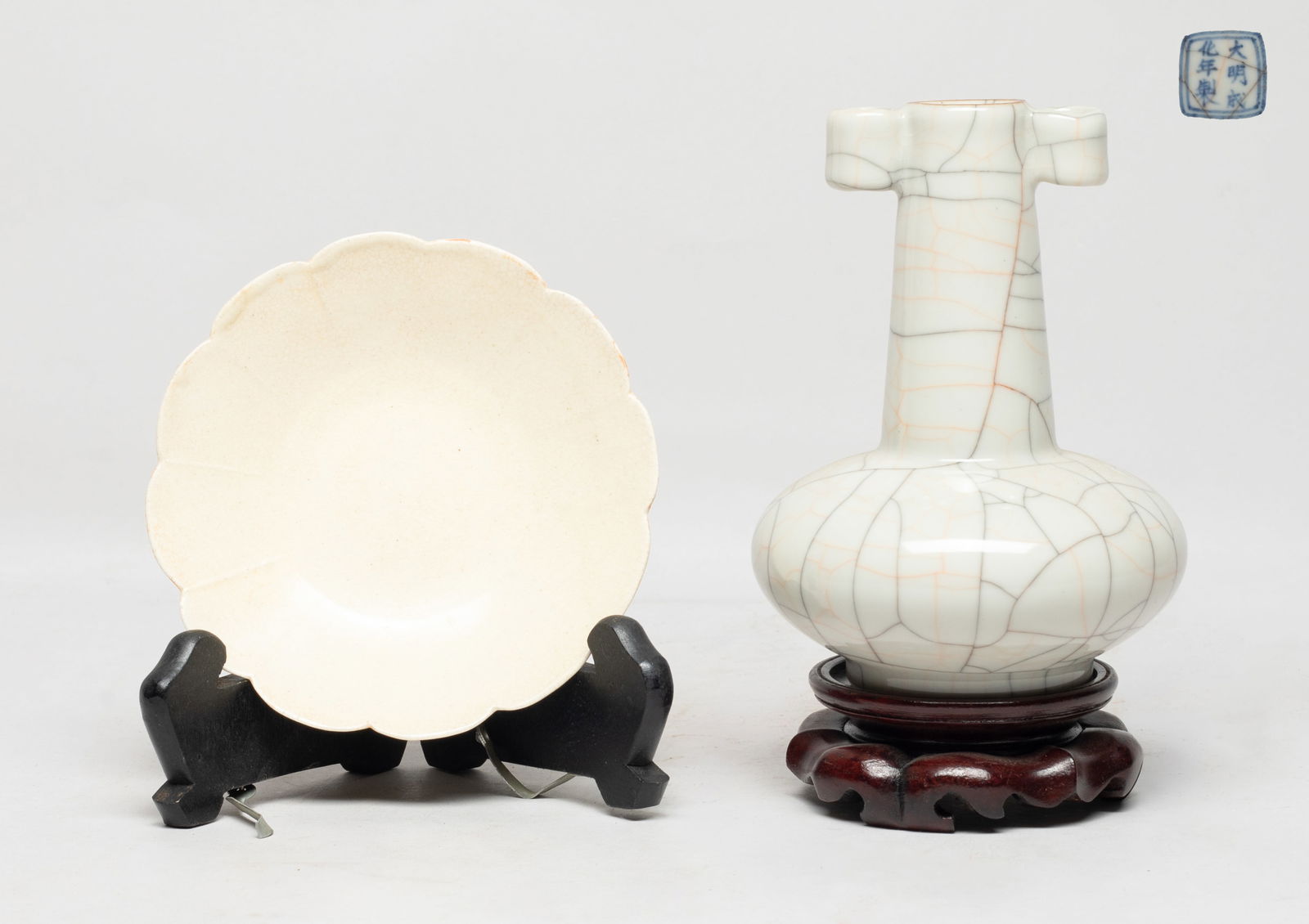 Estate Chinese Porcelain Vase, Plate w/ Stand: Including a floral form plate covered with creamy glaze, and a vase covered overall in soft gray glaze suffused with a matrix of black and honey brown crackles, the bottom with a seal mark, with stand