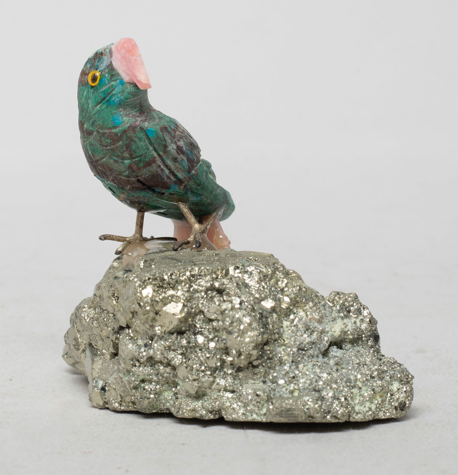 Vintage Gemstone Table Sculpture: Table decor gemstone sculpture, carved as a parrot on rock. Approx. 2.5*2.7*1.7 inch.
