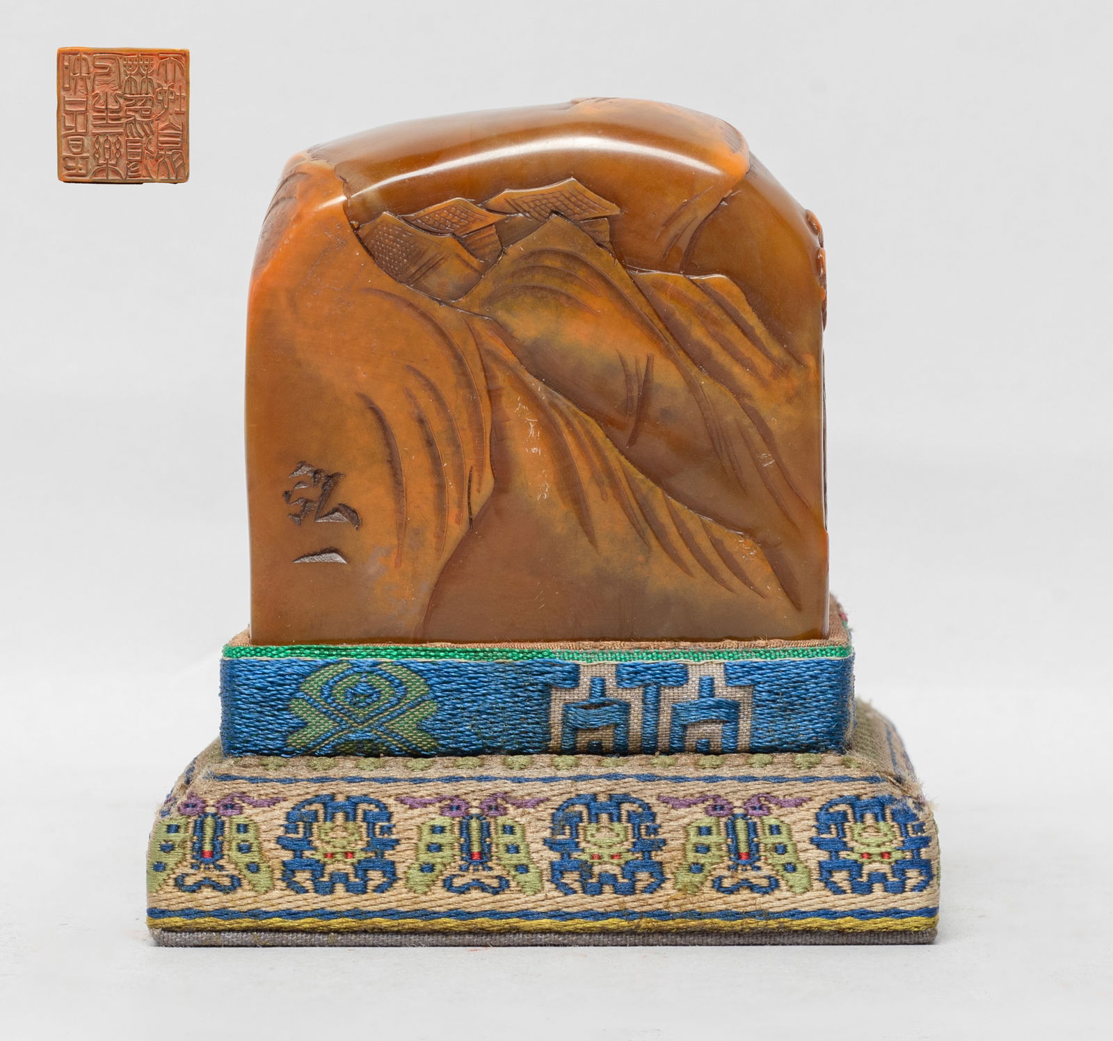 Chinese Russet Shoushan Stone Seal (1 of 11)