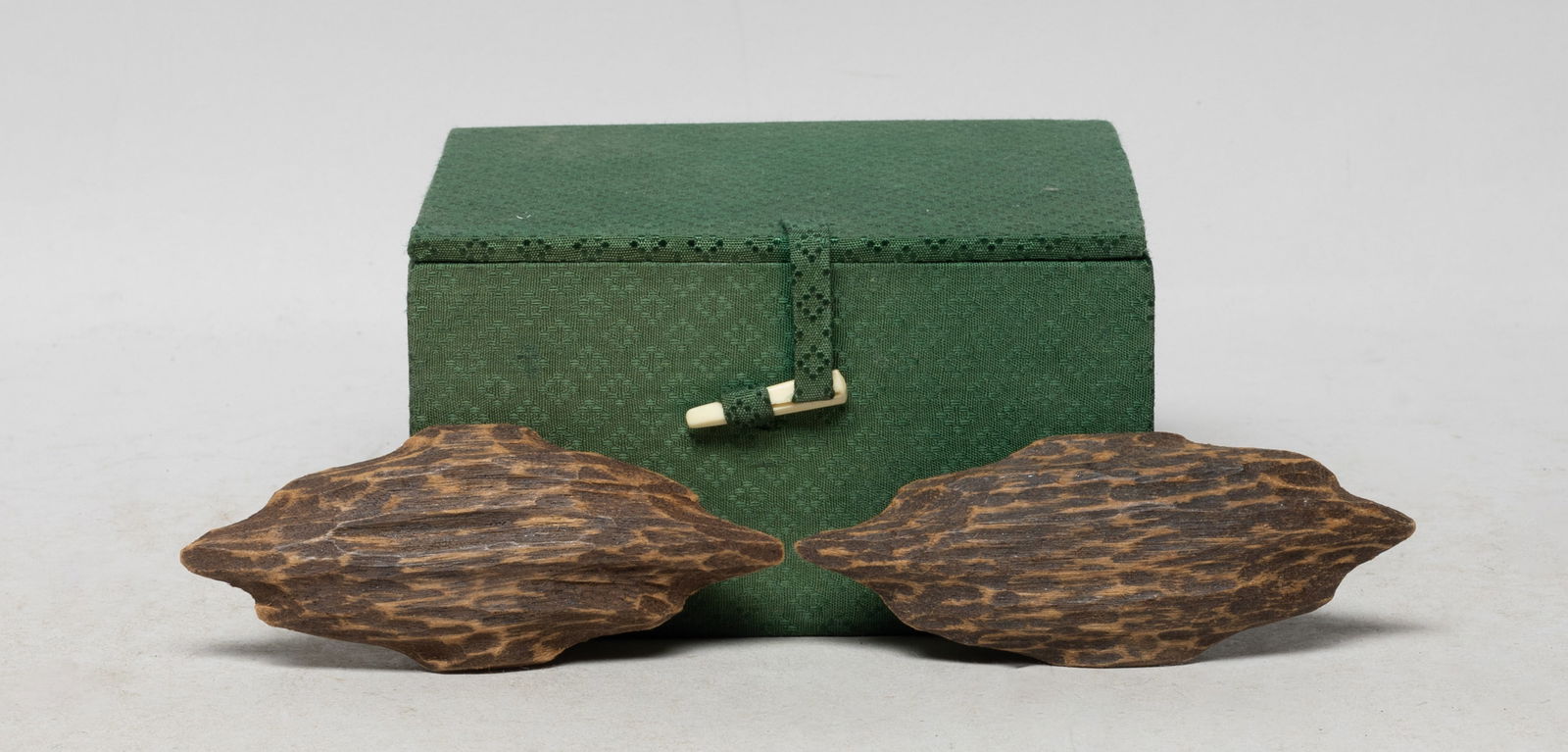 Rare Chinese Export Agarwood Nuggets: Two Chinese agarwood carved nuggets, with box. Approx. 54 gram (total weight), 3.9*1.5*0.6 inch (largest).