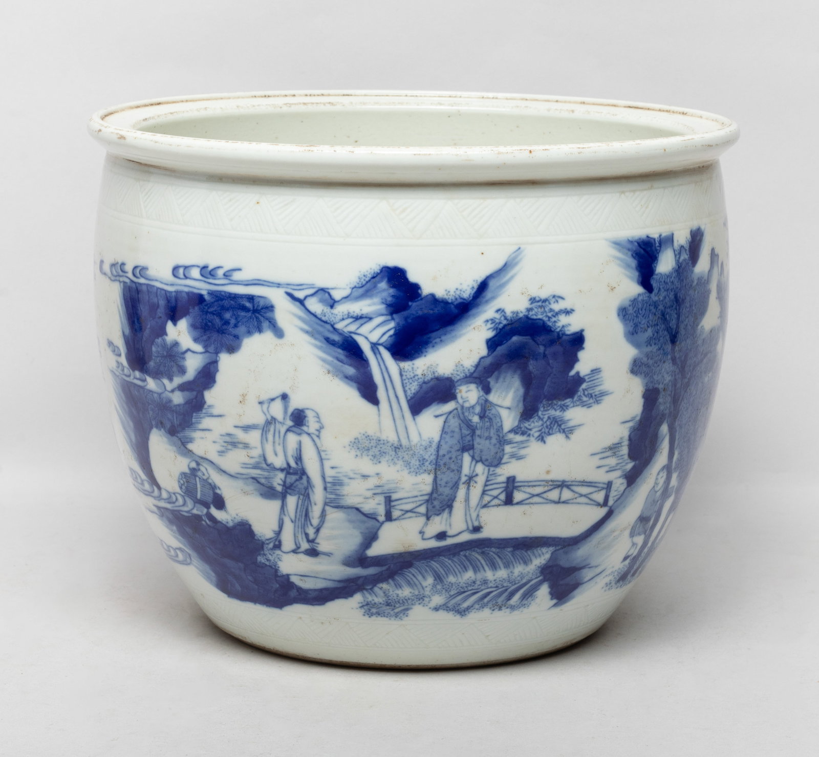 Large Chinese Export Porcelain Pot (1 of 12)