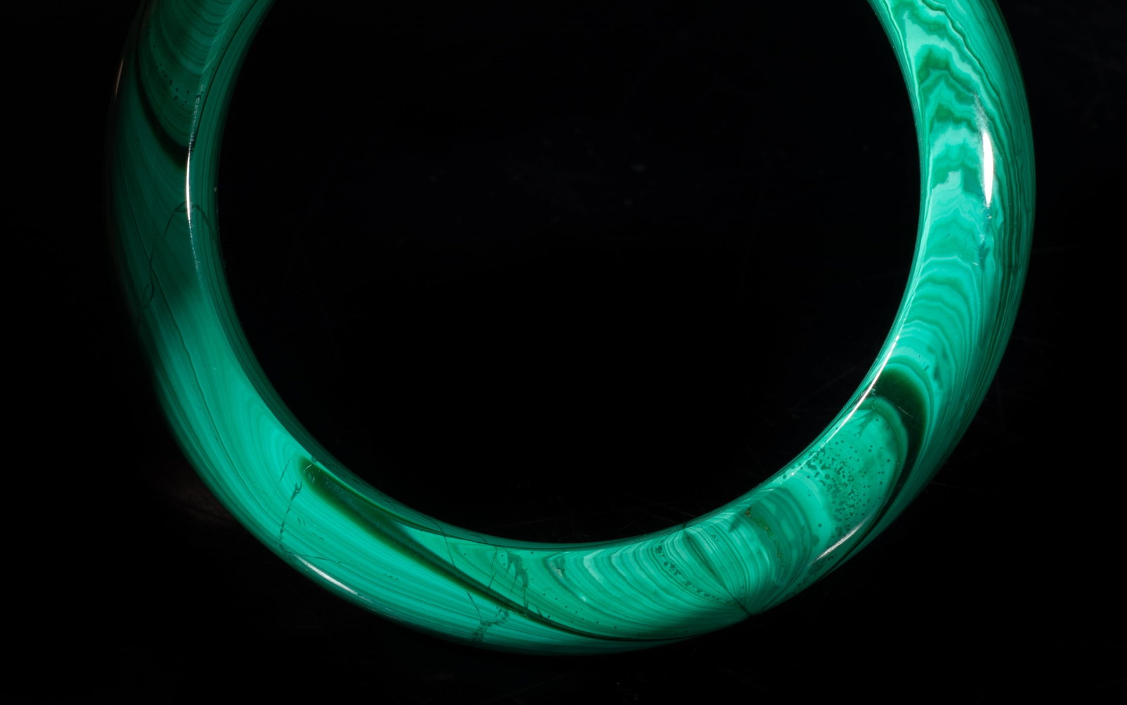 Two Rare Chinese Malachite Bangles - 4