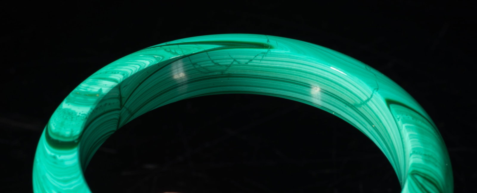 Two Rare Chinese Malachite Bangles - 8