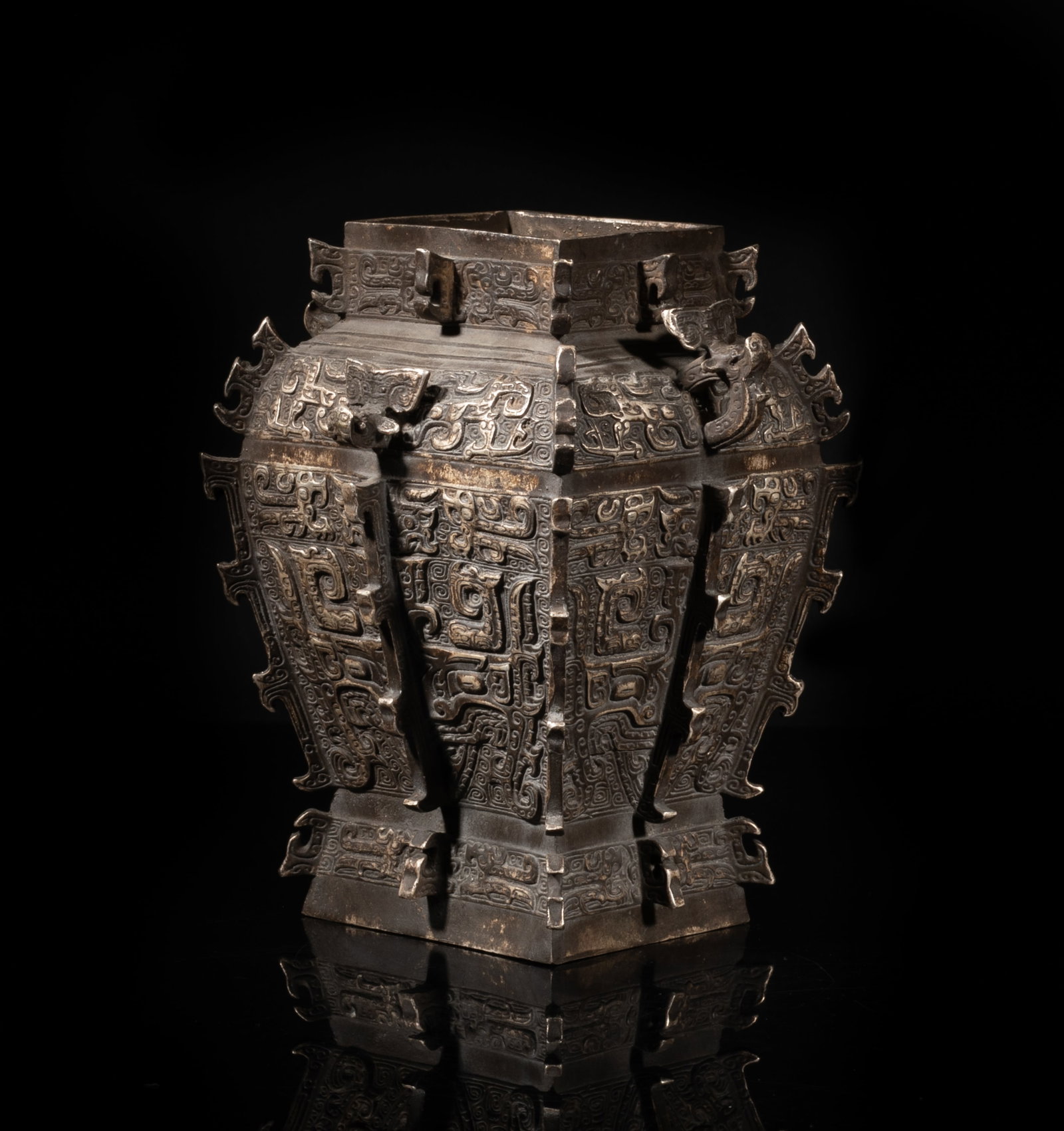 Estate Chinese Bronze Vase (1 of 12)
