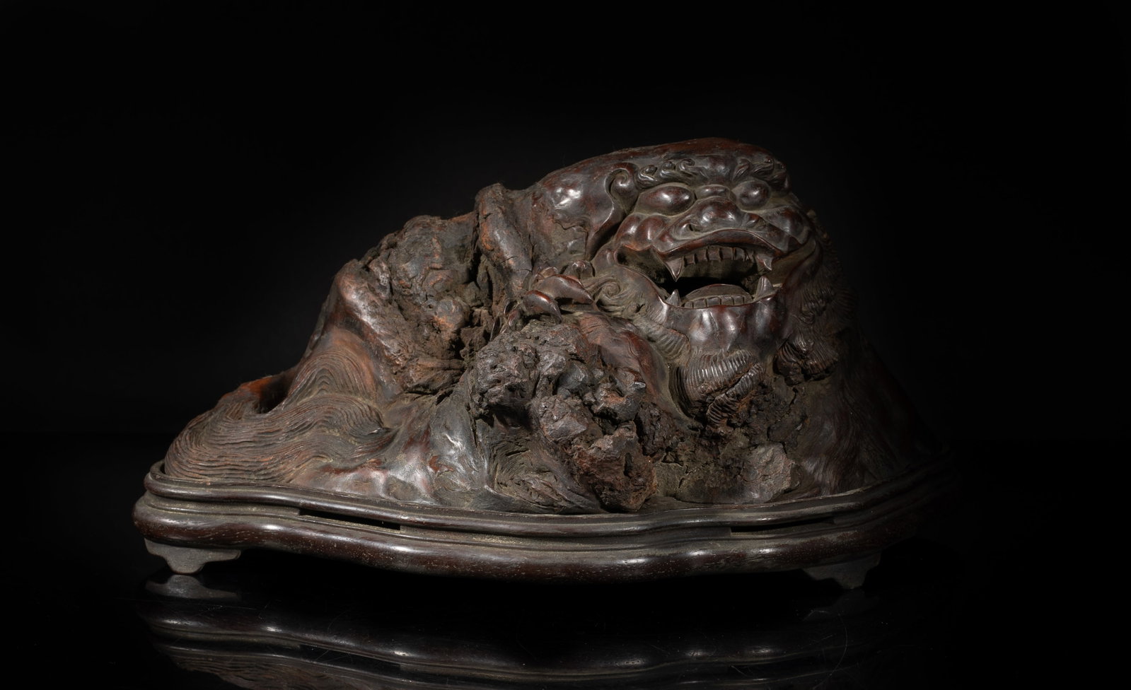 Large Chinese Root Zitan Wood Beast Censer: Large collectible root Zitan wood censer carved with a ferocious beast. Approx. 11.5*8*5.5 inch.
