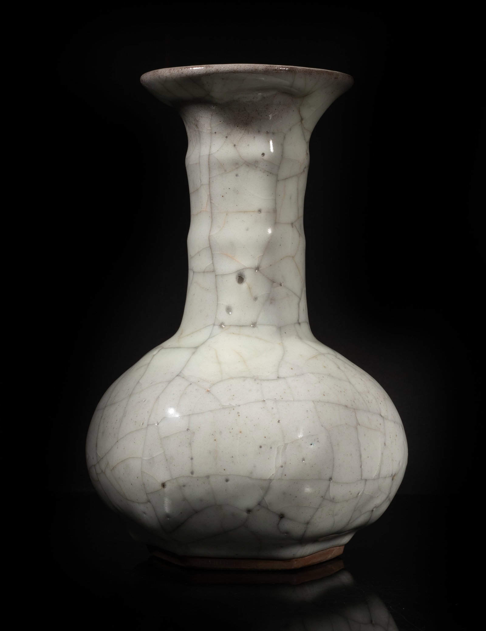 Chinese Kuan Ware Porcelain Vase (1 of 15)