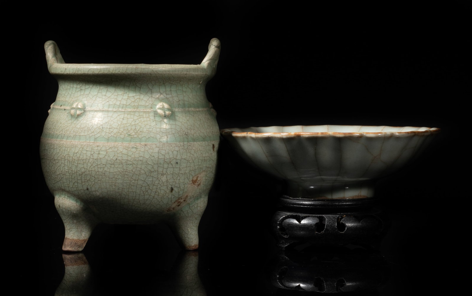 Chinese Guan Porcelain Plate, Shipwreck Censer: The censer of globular shape with three feet and two handles, the plate of floral shape affixed to a wood base, each covered with crackled celadon glaze. Approx. 3.8*4.5 inch (censer size).