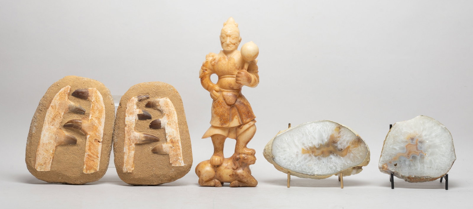 Chinese Stone, Fossil Like, Agate Geode Slabs: Group of two fossil-like sculptures, two agate geode slabs, and a Chinese stone carved soldier sculpture. Approx. 10.5*3.7*1.7 inch (stone size).