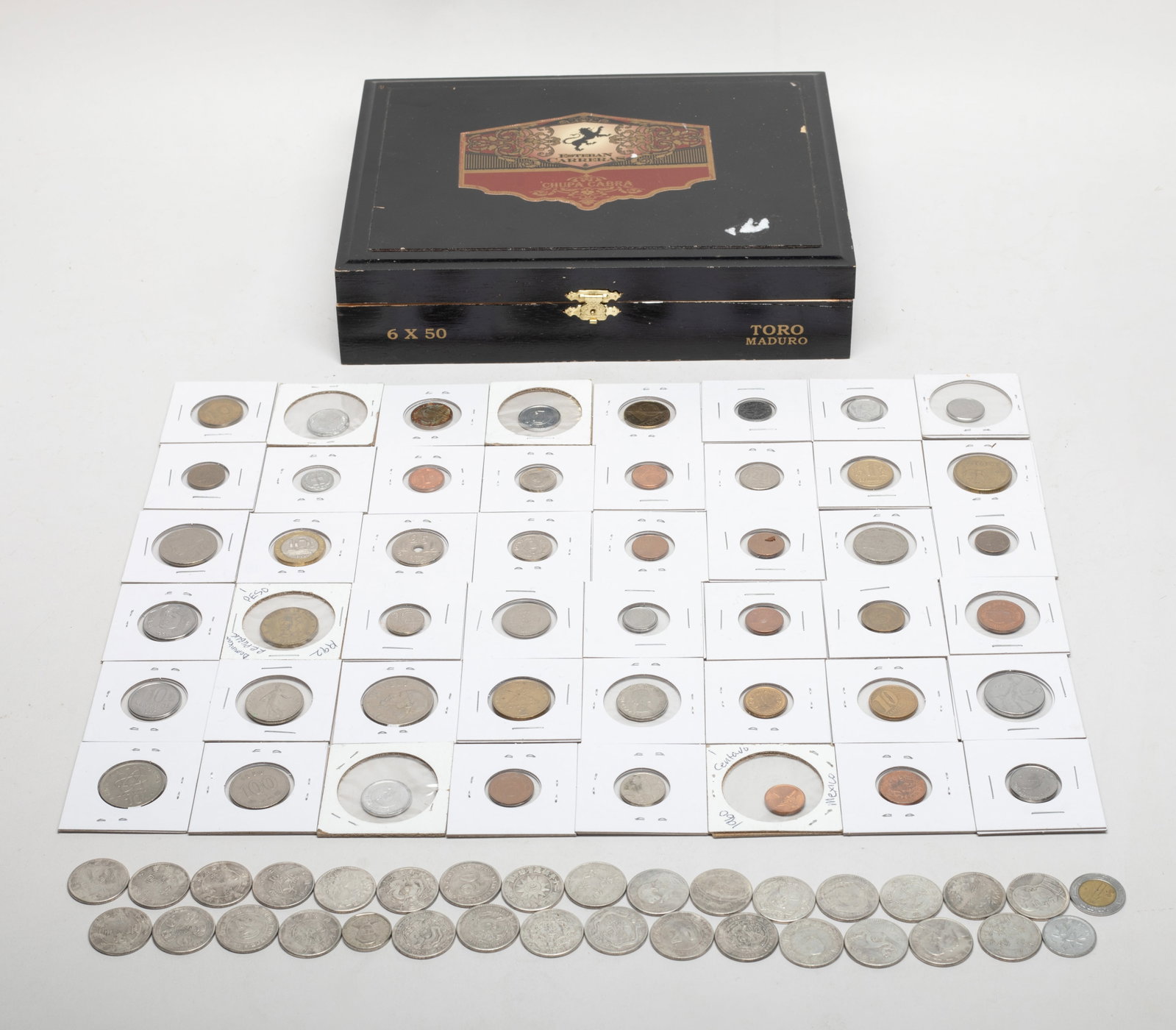 Set Collectible World Coins Collection: Large set of world coins, with box. Size varies.