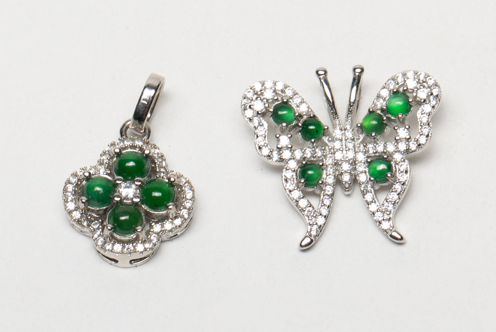 Two Chinese Export Jade Pendants (1 of 9)