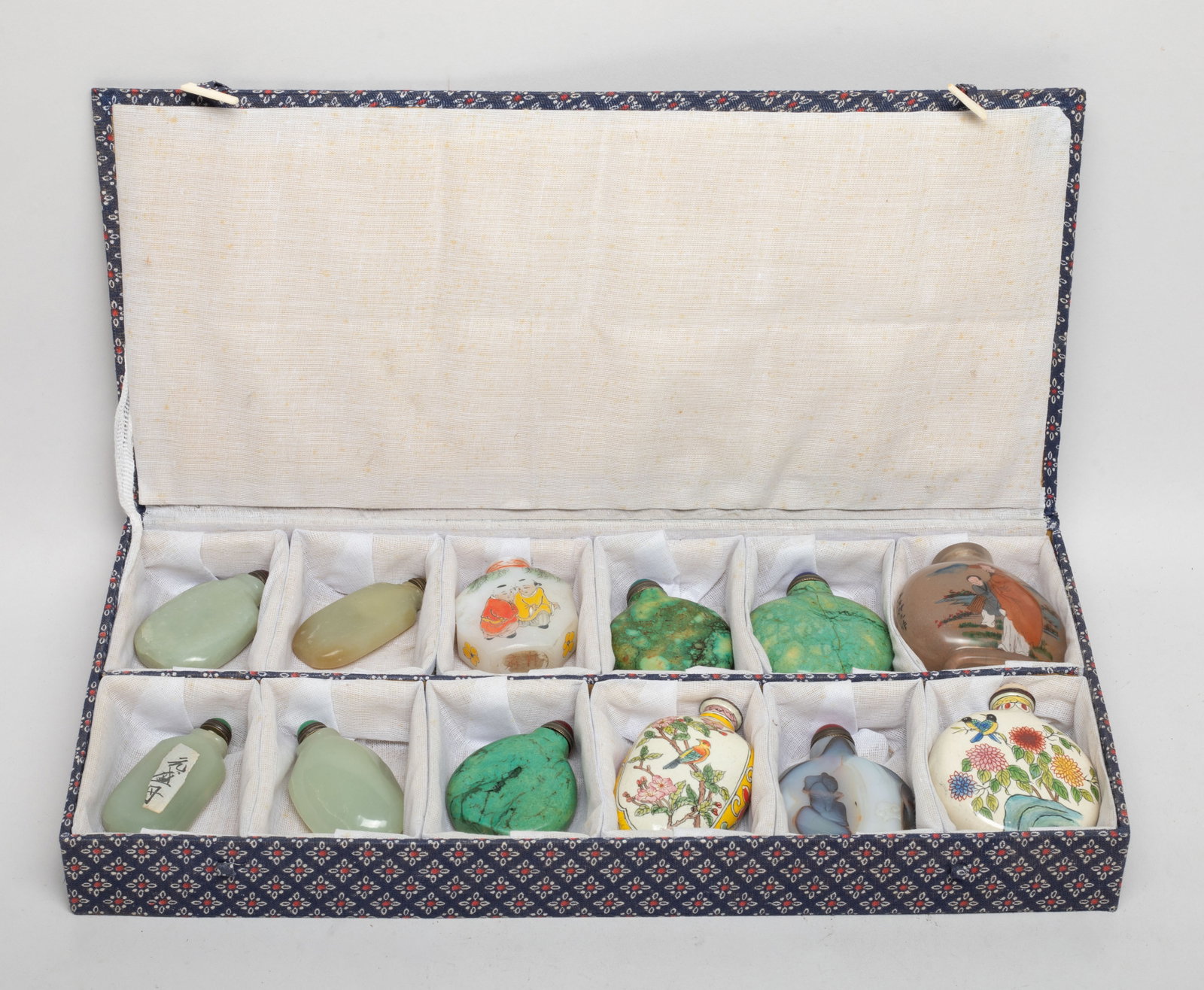 Estate Large Set Chinese Snuff Bottles (1 of 11)