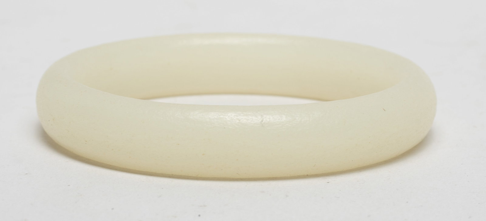 Two Chinese Export Jade Like Bangles - 4