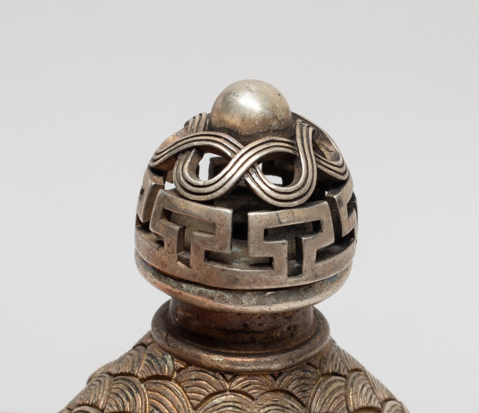 Two Chinese Export Snuff Bottles - 11