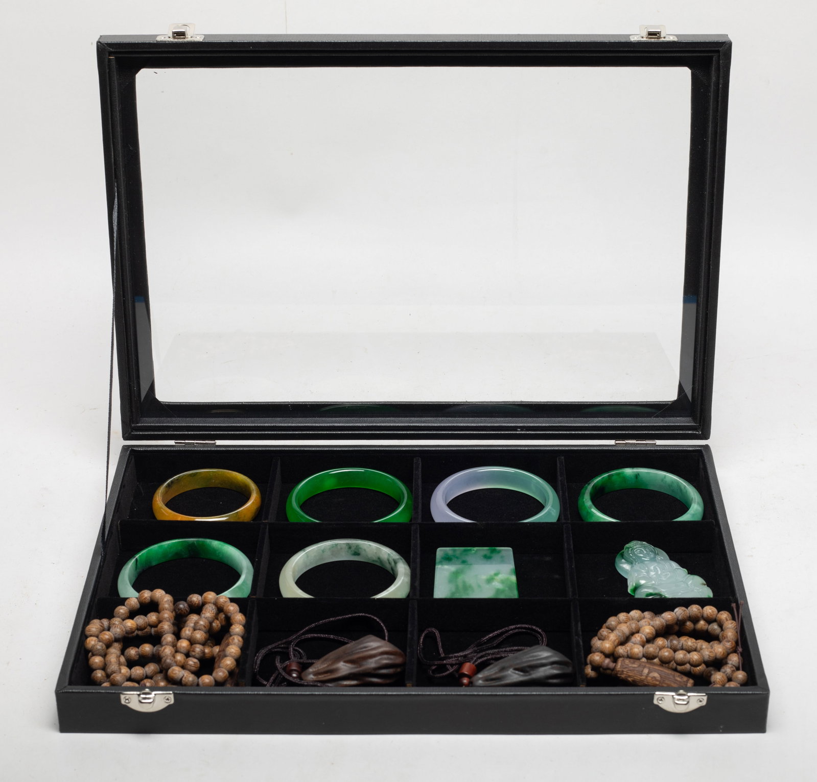 Chinese Export Wood Beads, Colored Stones (1 of 14)