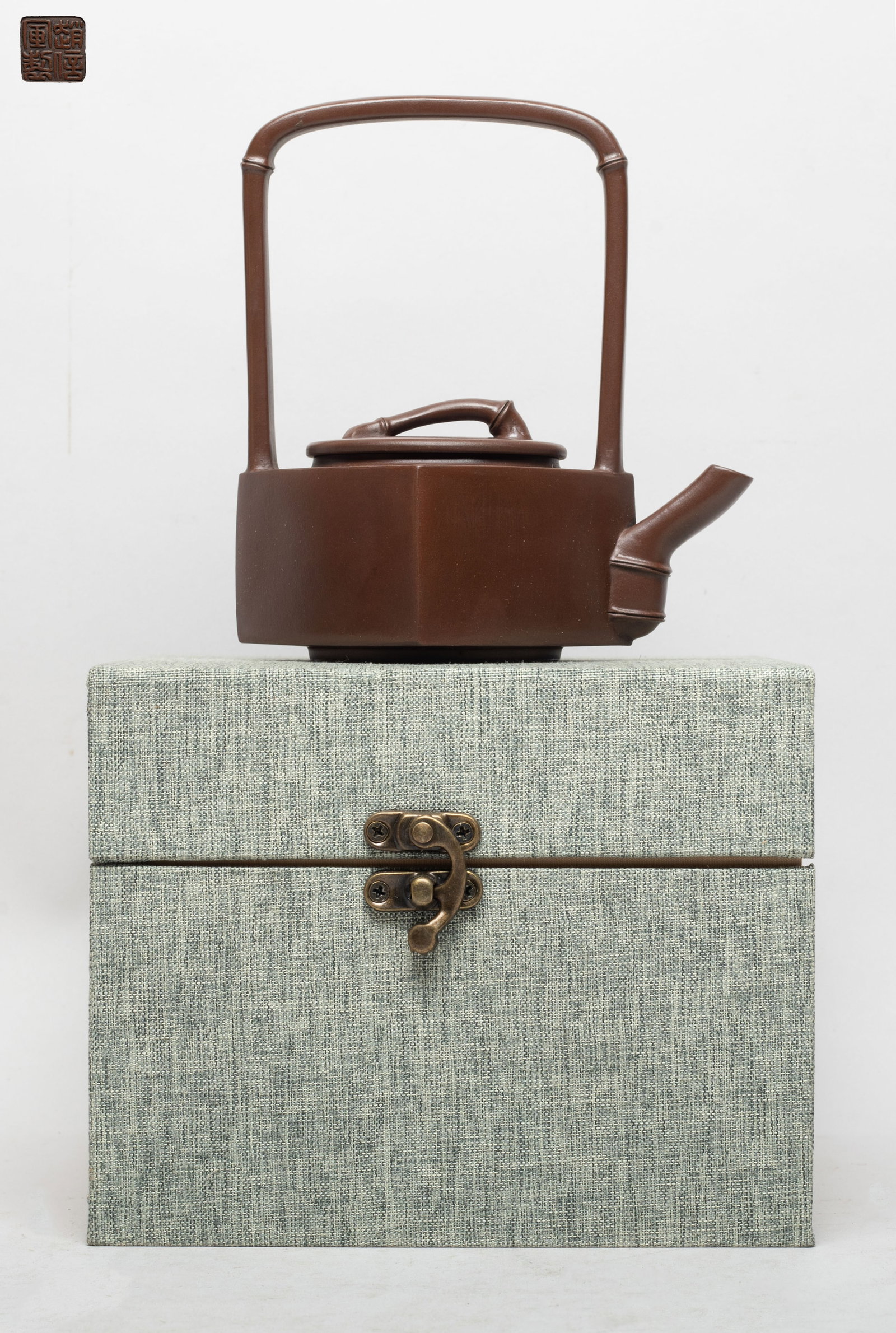 Chinese Export Yixing Zisha Tea Pot (1 of 11)