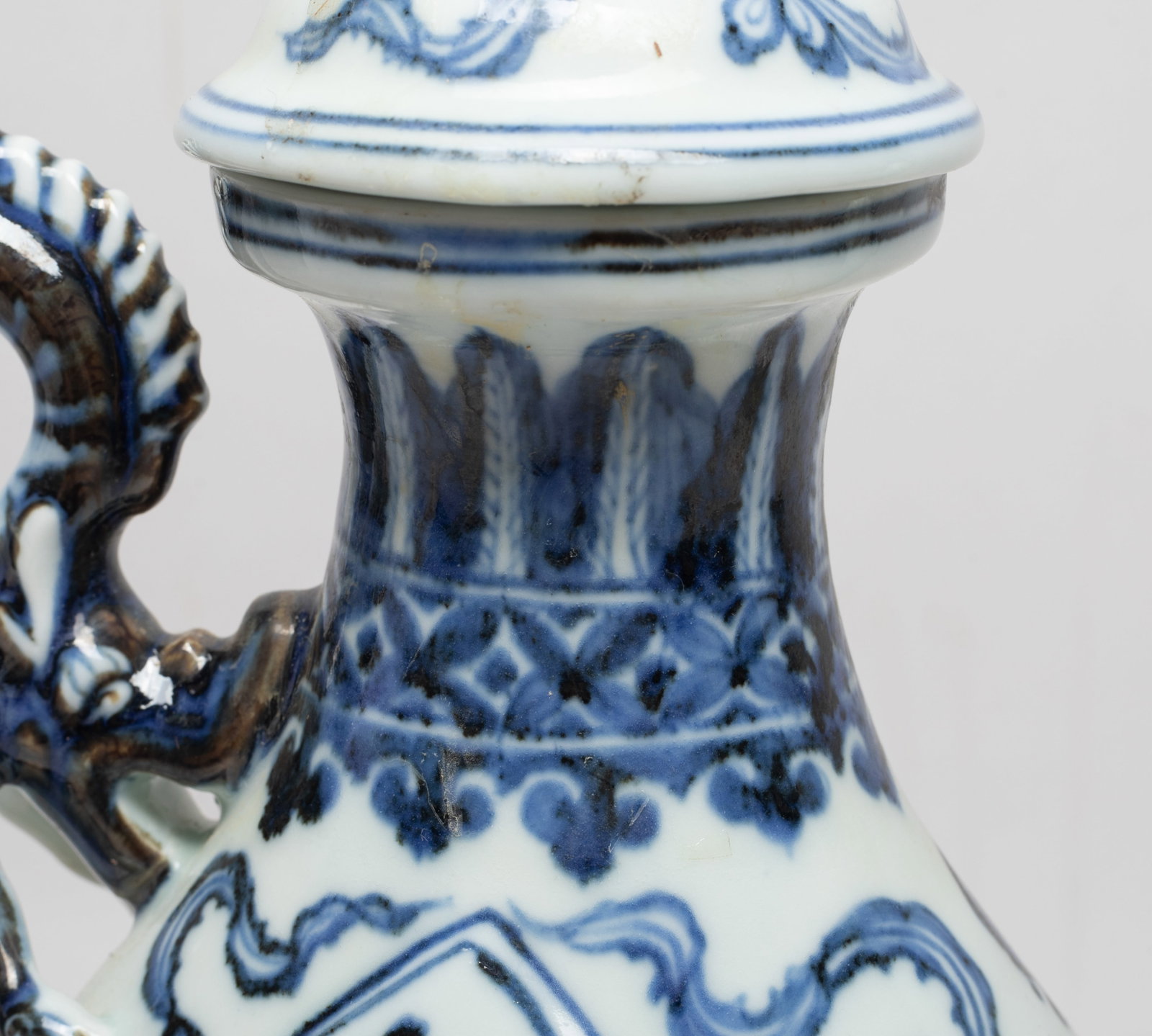 Large Chinese Export Porcelain Pot - 11