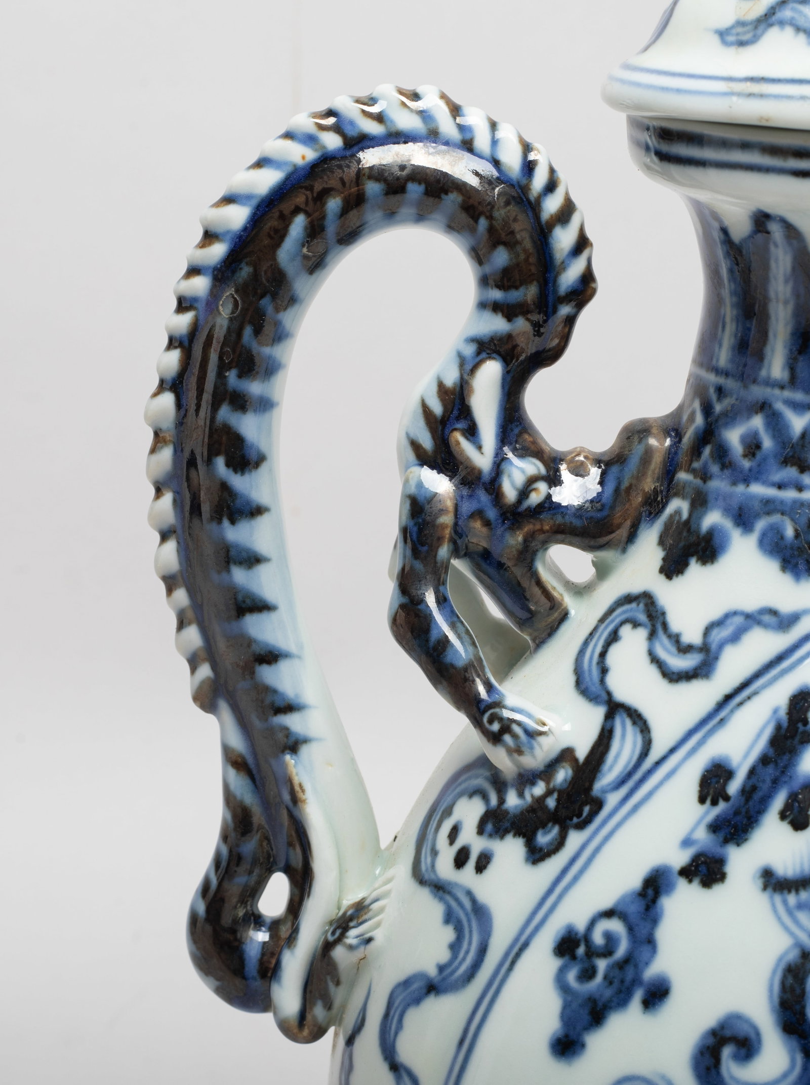 Large Chinese Export Porcelain Pot - 12