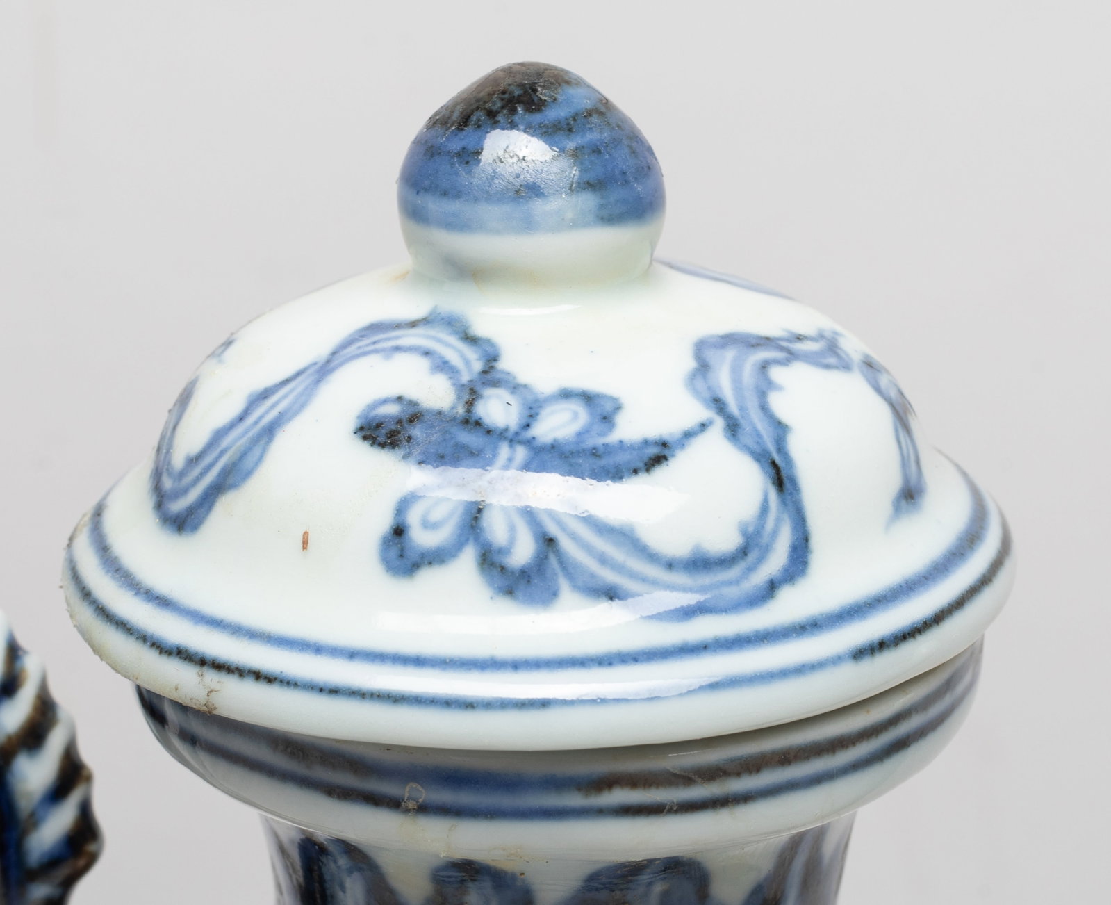 Large Chinese Export Porcelain Pot - 7