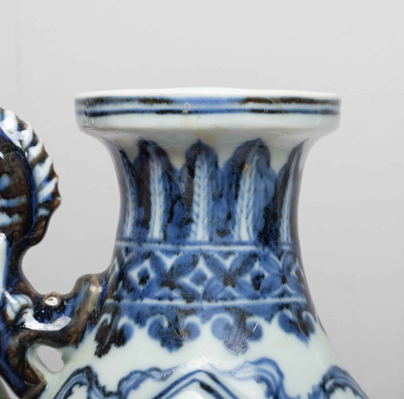 Large Chinese Export Porcelain Pot - 9