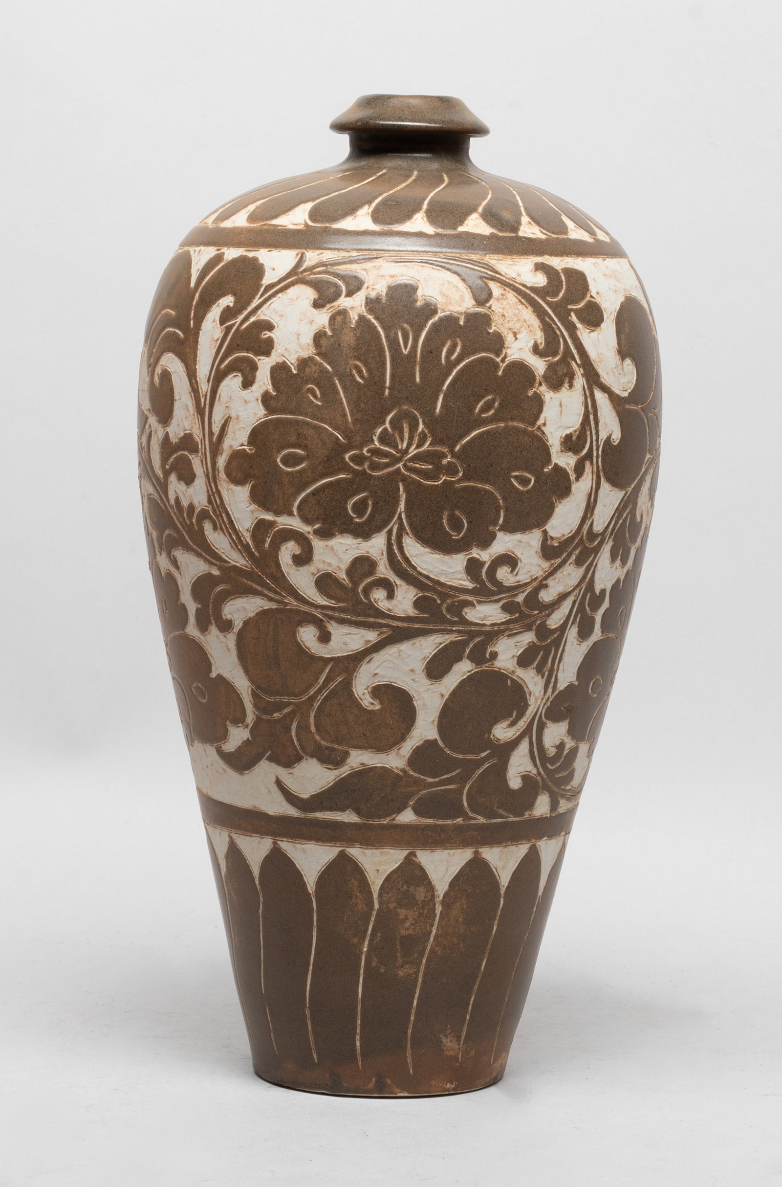 Chinese Cizhou Porcelain Vase (1 of 13)