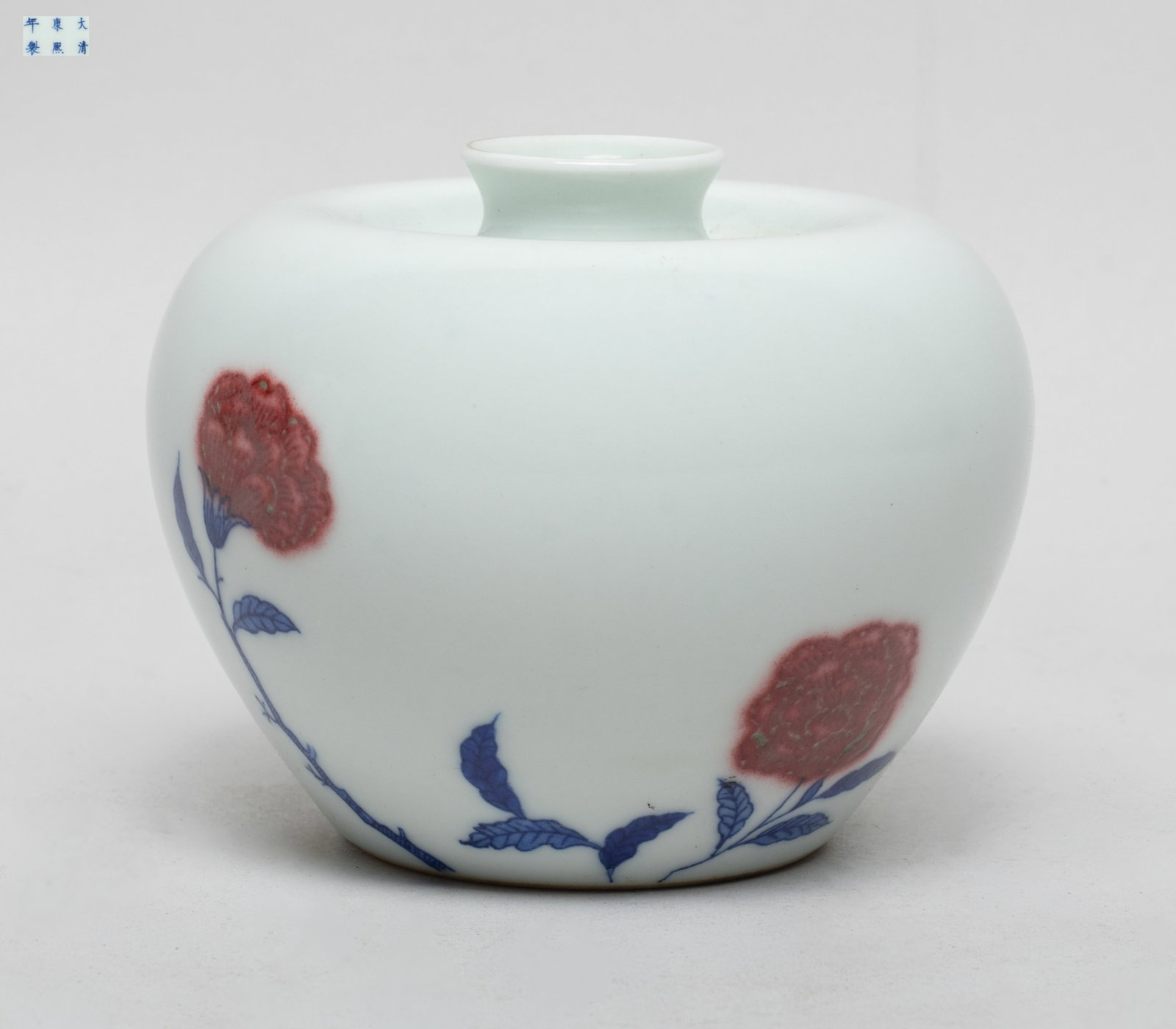 Chinese Export Porcelain Water Pot (1 of 10)