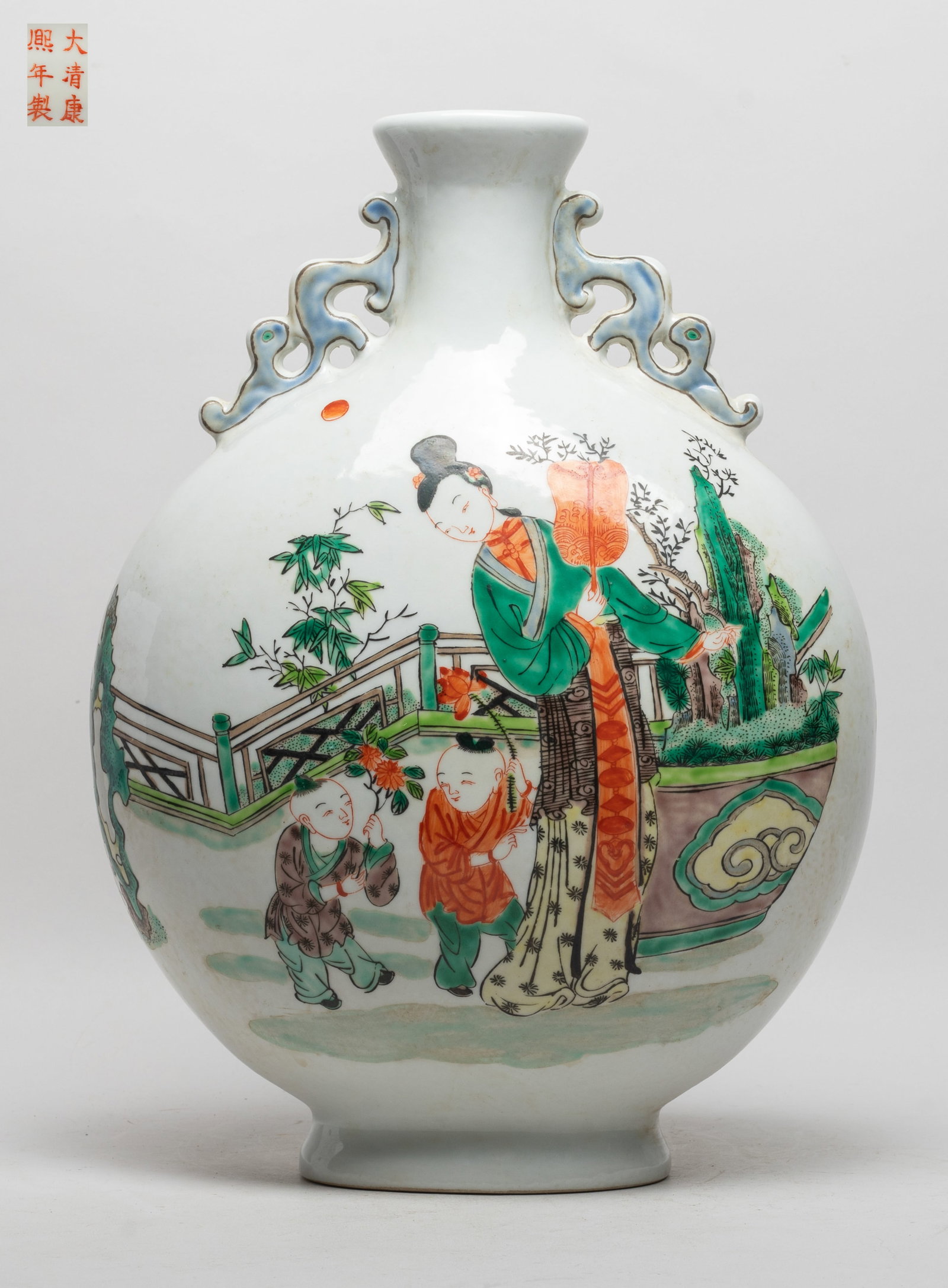 Large Chinese Export Wuchai Porcelain Vase: Of rounded form rising from a splayed foot to a waisted neck, flanked by a pair of scroll handles, either side painted with the bottom marked with six characters in copper red. Approx. 14.2*10.5*6.2 i