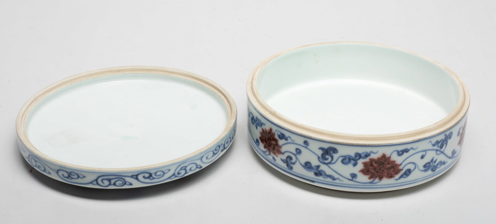 Estate Two Chinese Export Porcelain Boxes - 8