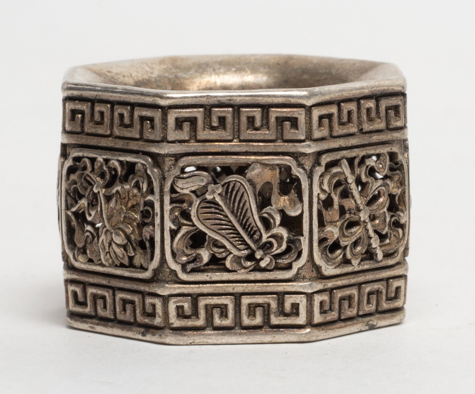 Two Chinese Export Thumb Rings - 4