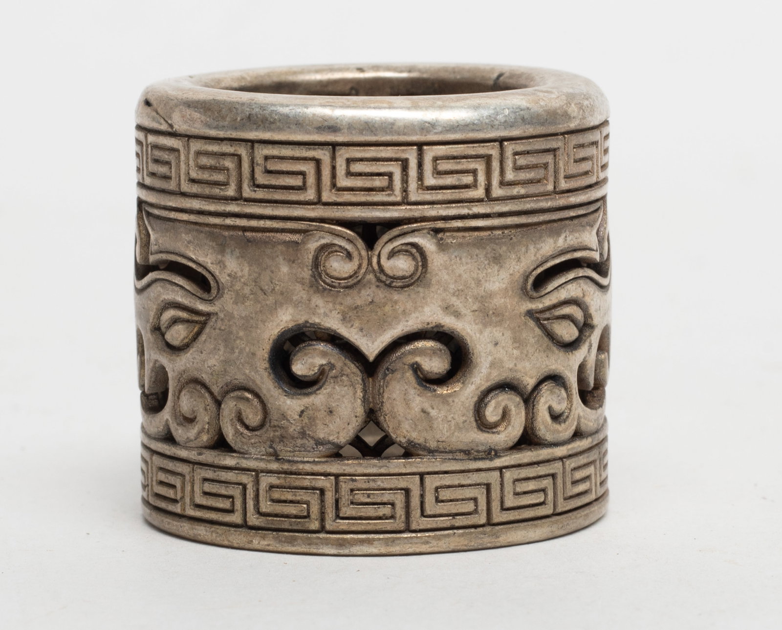 Two Chinese Export Thumb Rings - 6