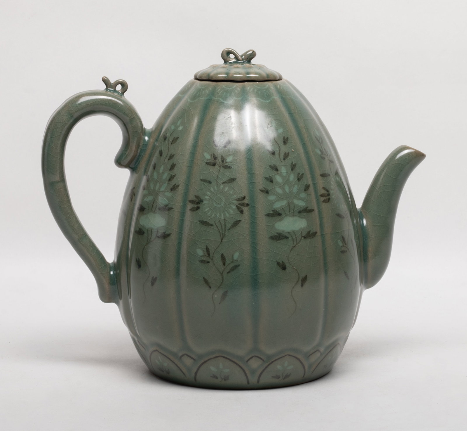 Estate Large Korean Porcelain Pot (1 of 11)