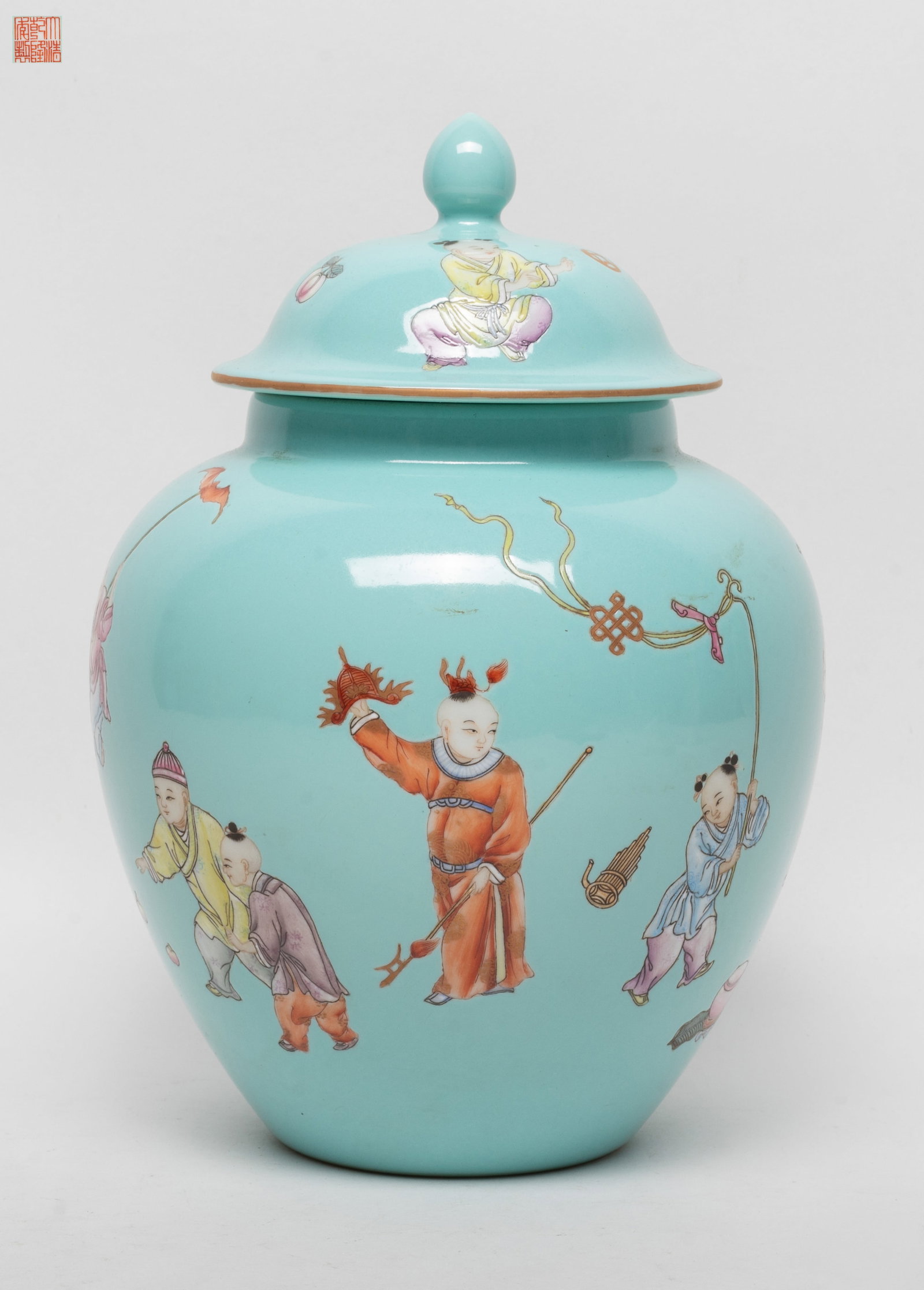 Chinese Export Porcelain Covered Tea Jar: Chinese turquoise glazed porcelain covered jar decorated playing boys, marked six characters to bottom. Approx. 8.4*5.8 inch.