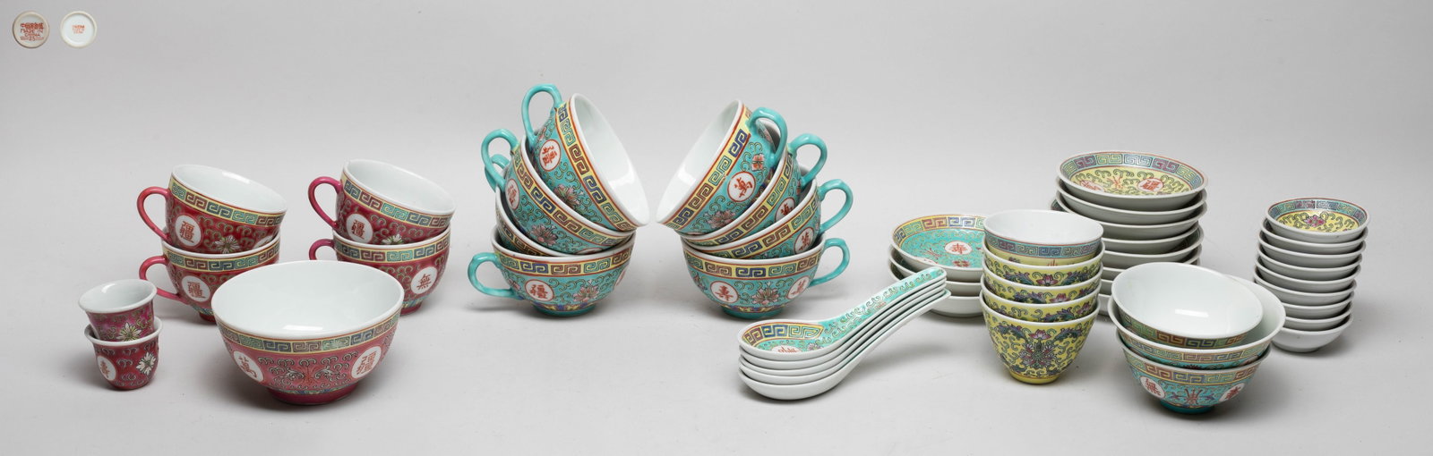 Set Chinese Export Porcelain Wares: Large set of Chinese porcelain bowls, cups, dishes and spoons. Size varies.