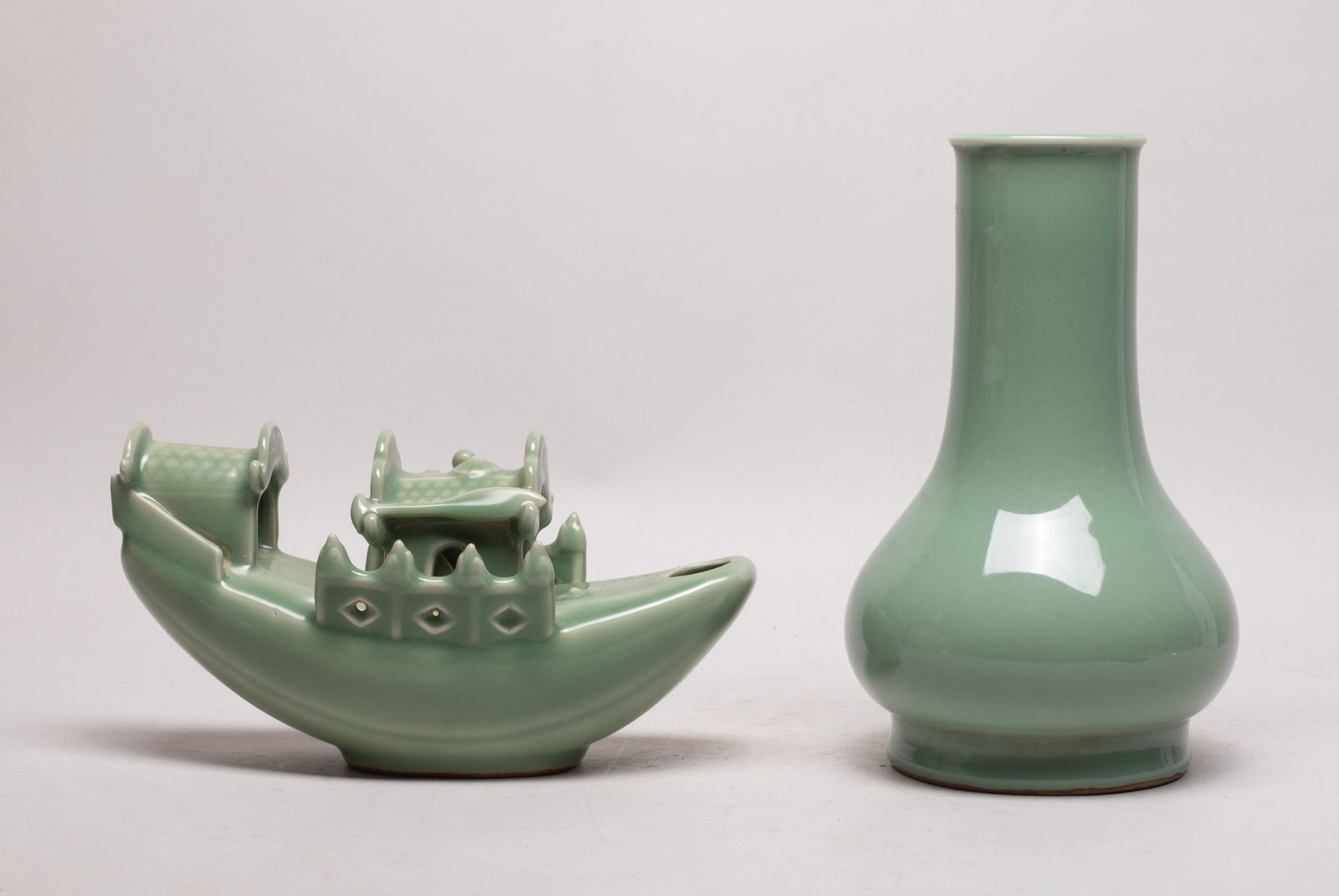 Two Chinese Longquan Porcelain Sculpture & Vase (1 of 15)