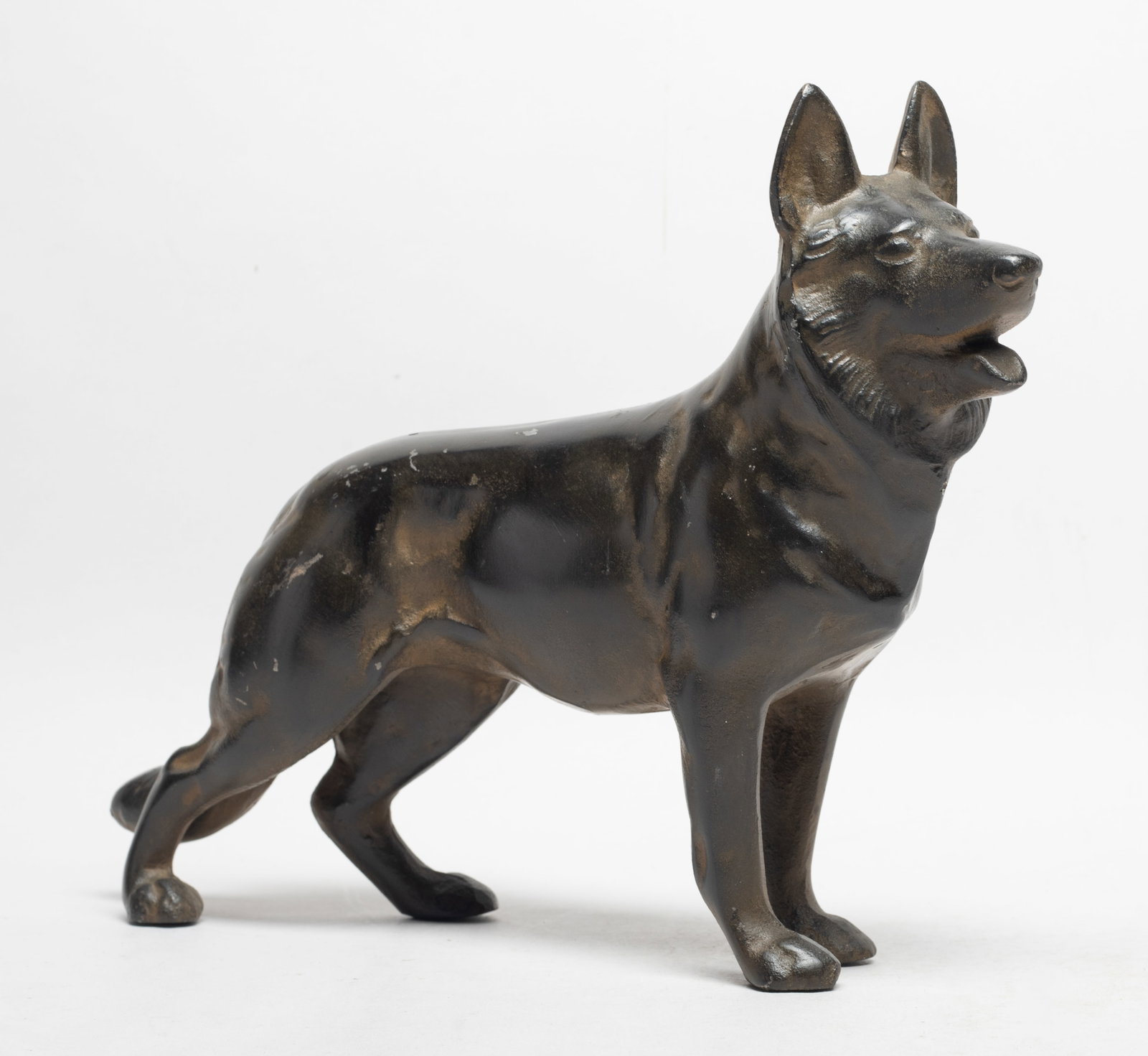 Estate Vintage Metal Sculpture German Shepherd: Vintage table decor metal dog sculpture. Approx. 11.7*8.6*2.6 inch.