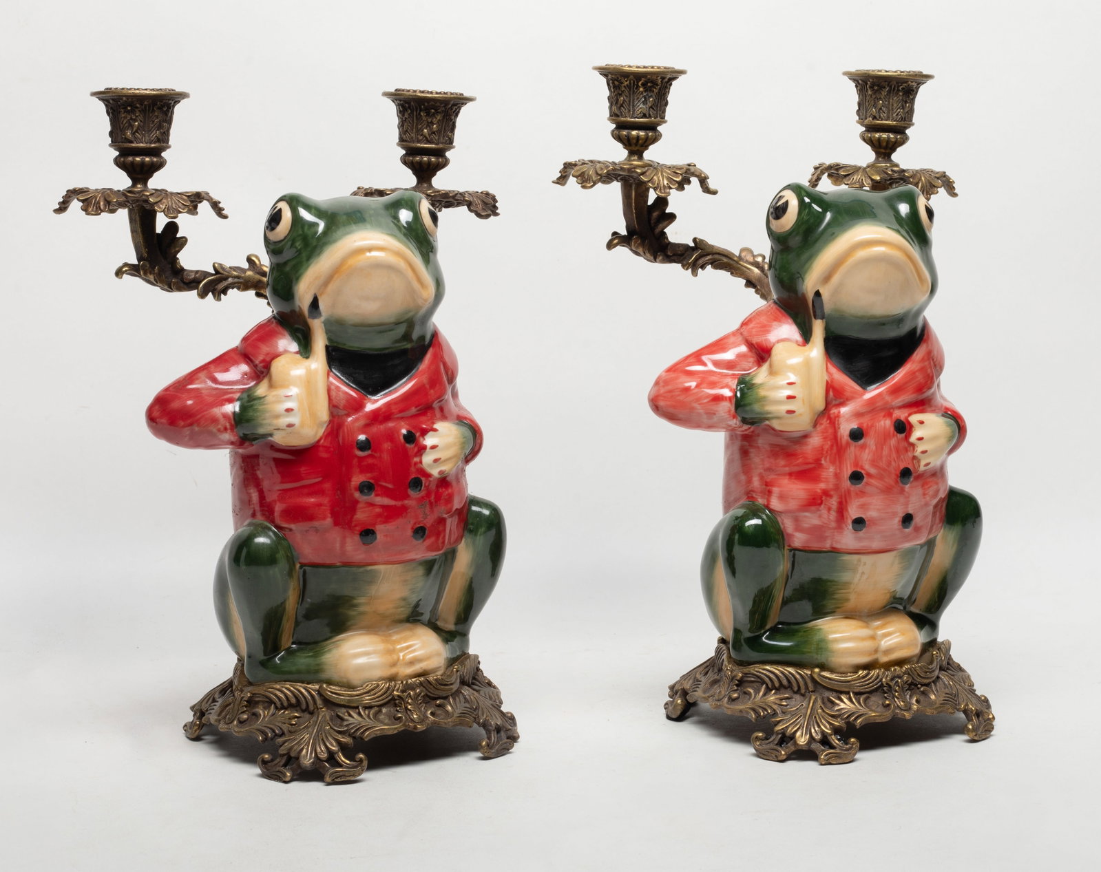 Two Chinese Export Porcelain Candlesticks (1 of 14)