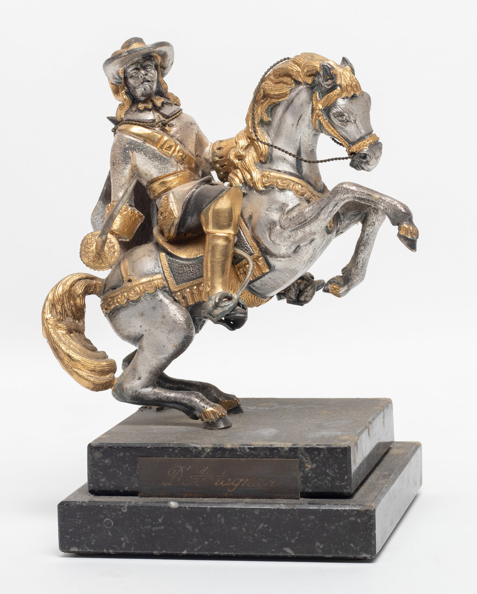 Vintage Heavy Sculpture on Marble: Table decor heavy knight sculpture on marble base. Approx. 4.7*4.7*7.5inch.