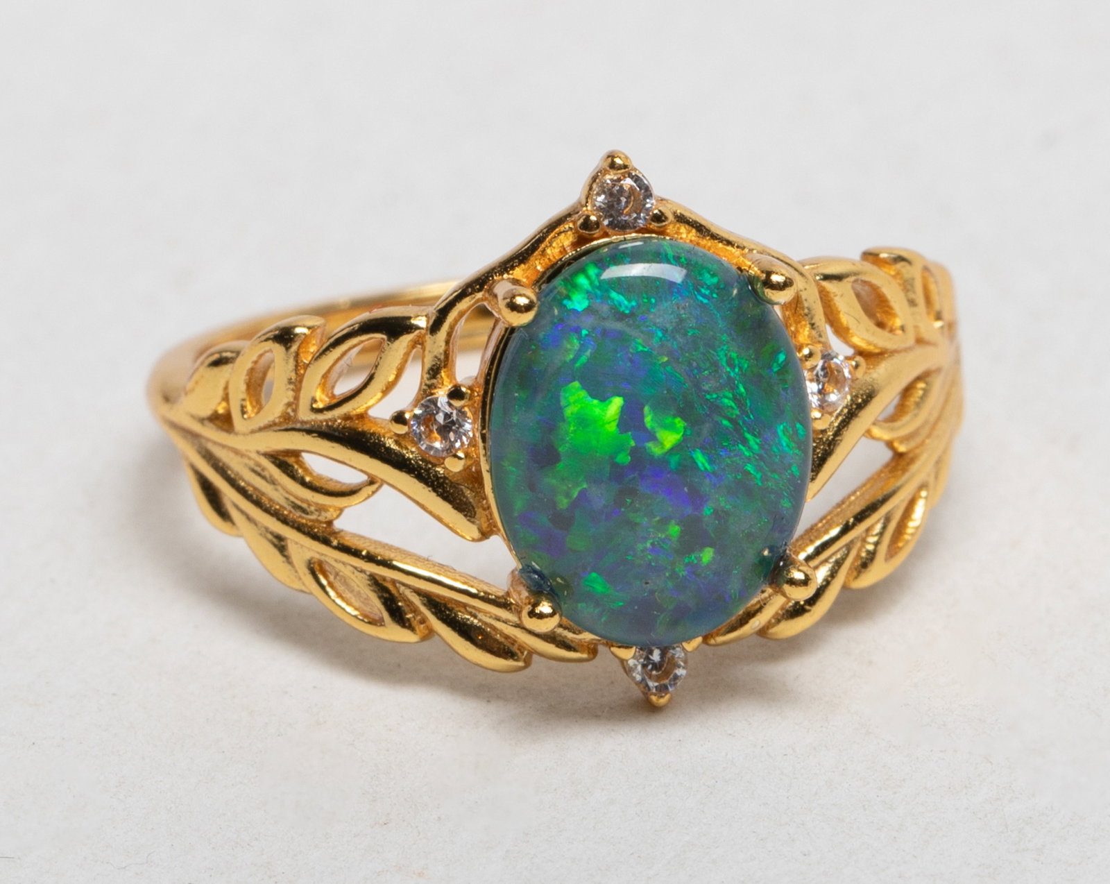 High Quality Australia Opal Ring: Ring inlaid high quality Australia opal, marked S925. US size: 7. Approx. 2.18 gram.
