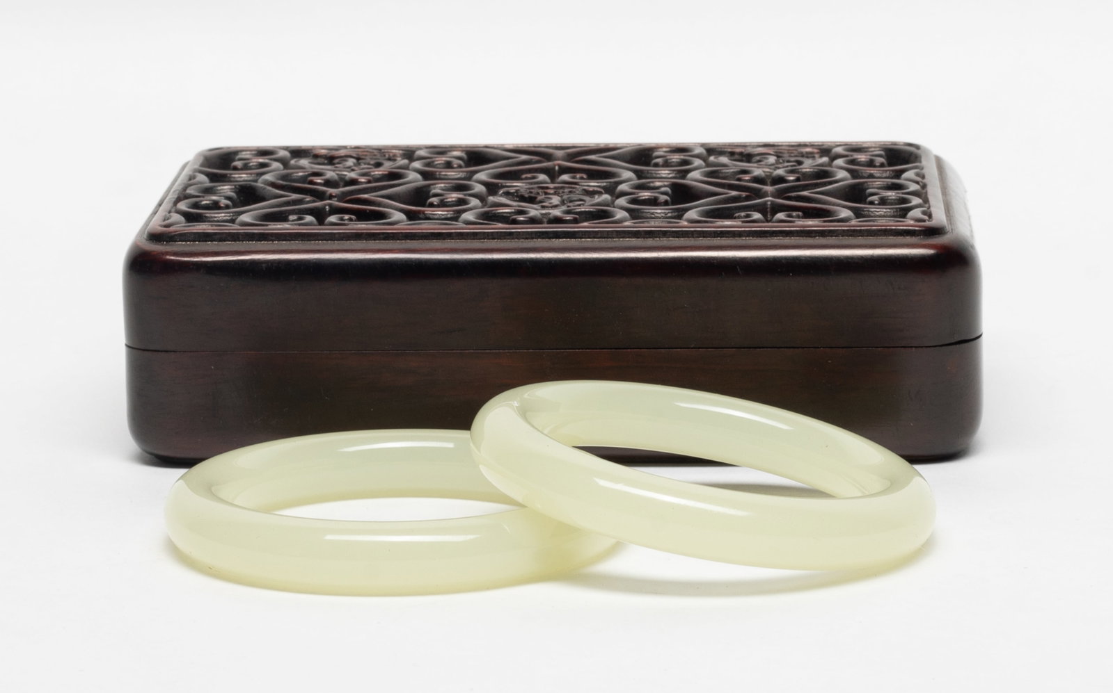 Two Chinese Export Bangles w/ Wood Box (1 of 9)
