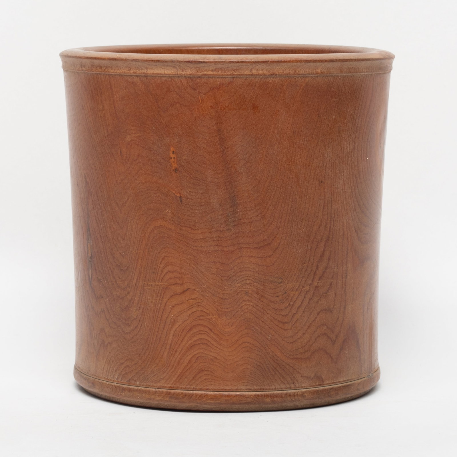 Vintage Chinese Wood Carved Brush Pot: Chinese wood carved brush pot, pierced with circular aperture on the bottom. Approx. 5.9*5.9 inch.