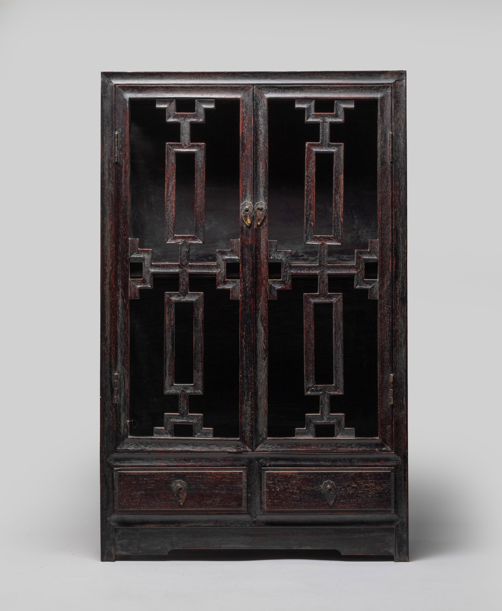 Estate Chinese Wood Table Cabinet: Collectible Chinese wood carved table cabinet, the narrow sides carved in openwork with bamboo pattern. Approx. 25.1*15.7*7.9 inch.