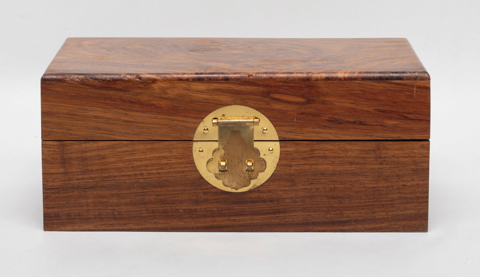 Vtg. Chinese Export Wood Box: Chinese export wood box. Approx. 8.5*5.1*3.5 inch.
